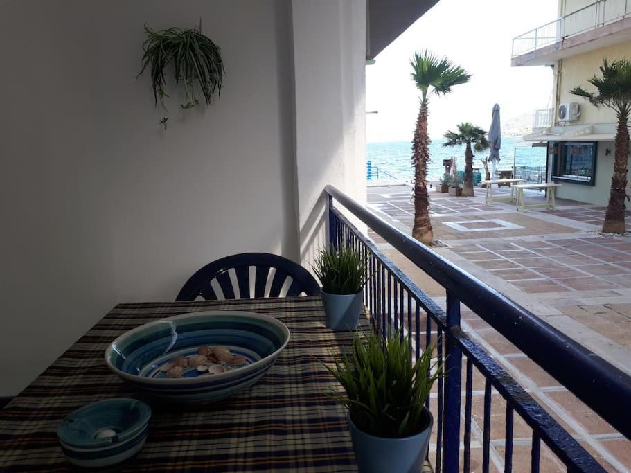 Cozy Seaside Apartment Loutraki Luaran gambar