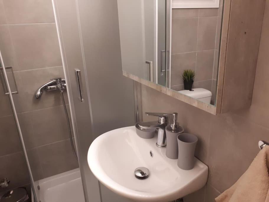 Cozy Seaside Apartment Loutraki Luaran gambar