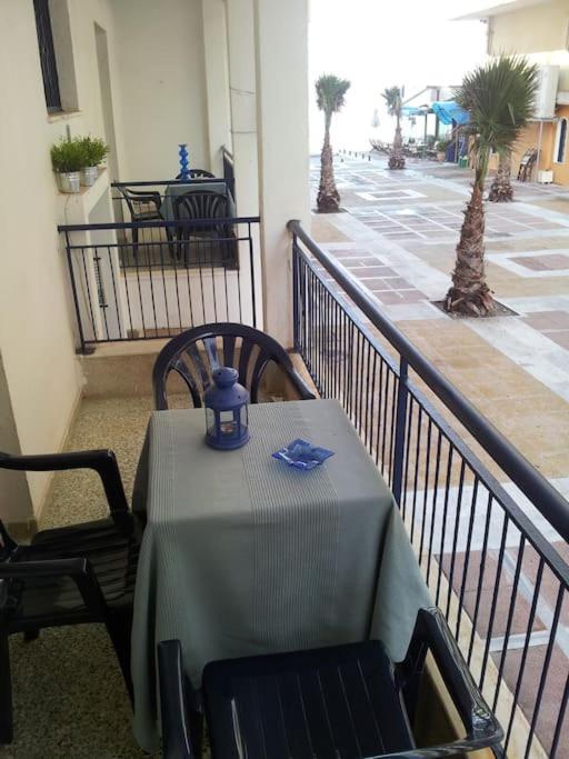 Cozy Seaside Apartment Loutraki Luaran gambar
