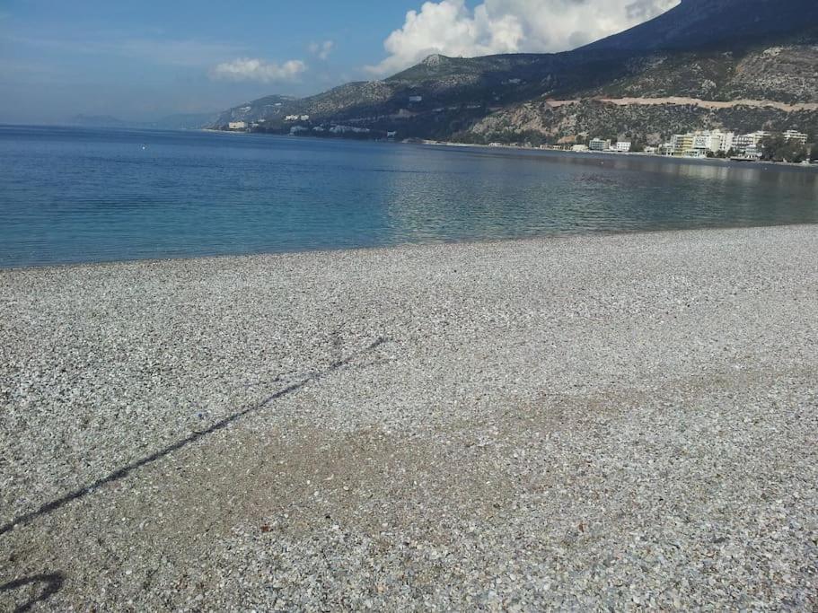 Cozy Seaside Apartment Loutraki Luaran gambar