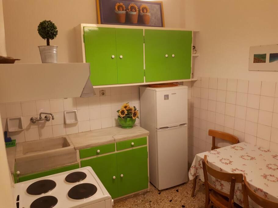 Cozy Seaside Apartment Loutraki Luaran gambar