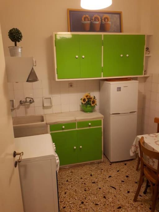 Cozy Seaside Apartment Loutraki Luaran gambar